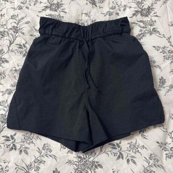 Lululemon Cinchable Shorts - Picture 1 of 3